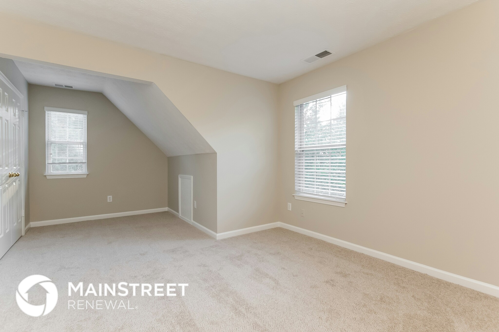 Building Photo - 827 Shadow Lake Dr