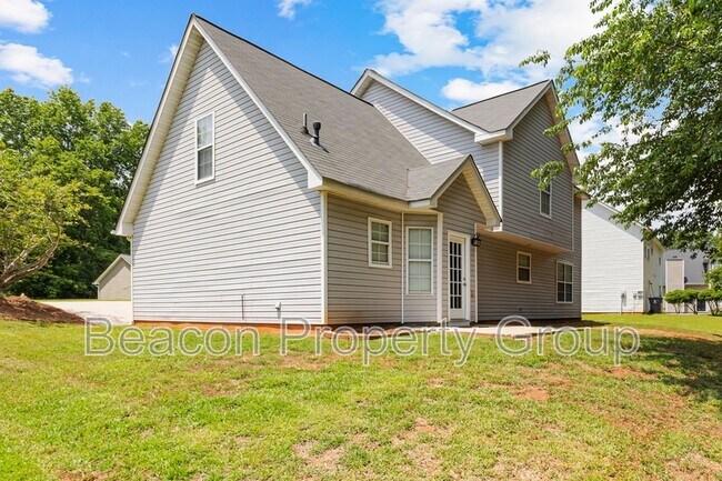 Building Photo - 4506 White Rd