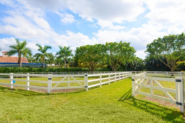 Building Photo - 14911 Equestrian Way