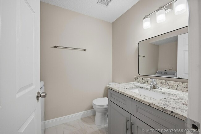 Building Photo - 1033 Goldenrod Rd