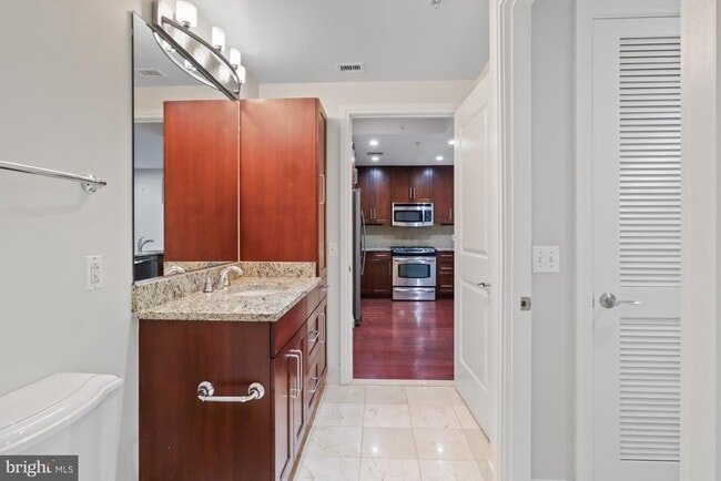Building Photo - 8220 Crestwood Heights Dr