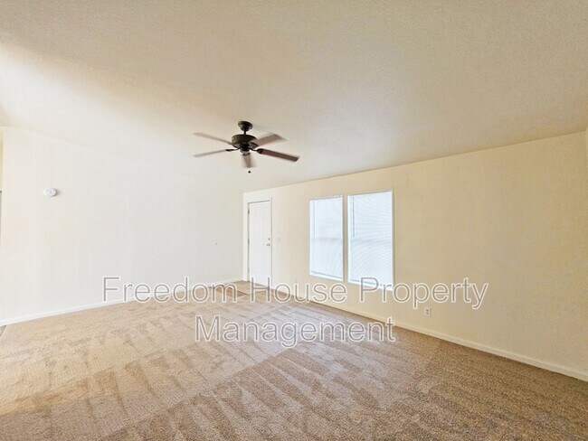 Building Photo - 4400 Vicki Ann Rd