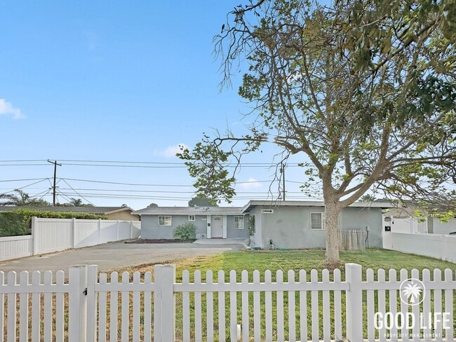 Building Photo - Spacious 4-Bed, 2-Bath Anaheim Duplex with Modern Amenities & Large Backyard + Assigned Parking