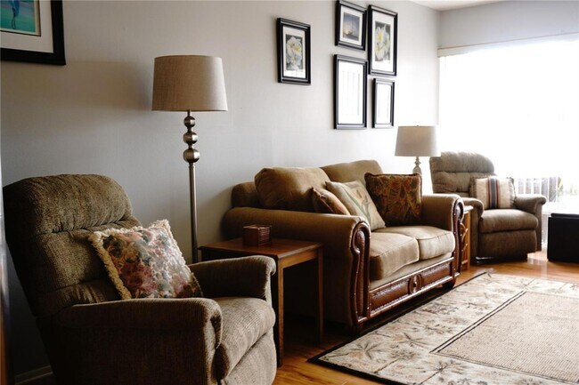 Building Photo - 4337 Tahitian Gardens Cir