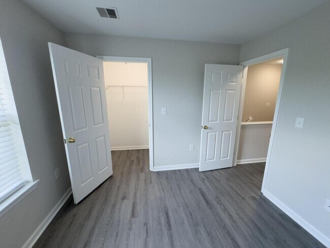 Building Photo - 942 Nittany Ct