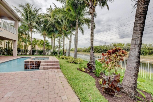 Building Photo - 6669 Cobia Cir
