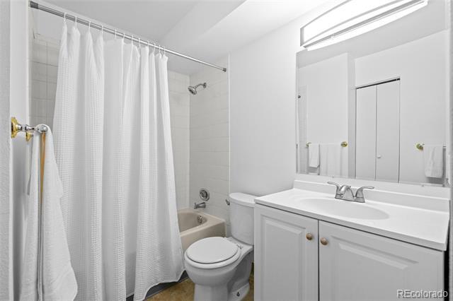 Building Photo - 4400 S Quebec St