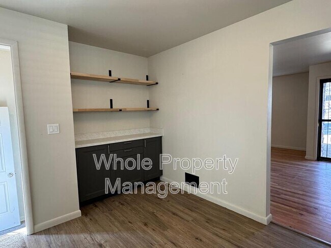 Building Photo - 5008 Alcott St