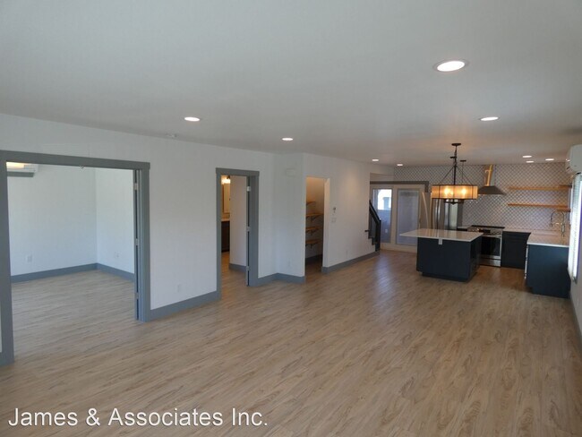 Building Photo - 3 br, 2 bath House - 319 - A E 6th Street