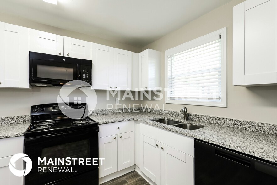 Building Photo - 8471 Avalon Dr