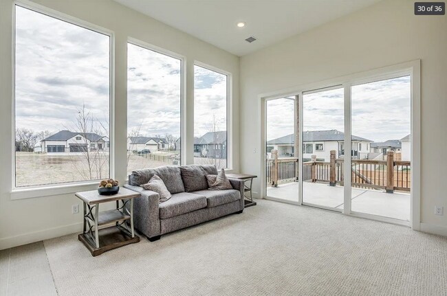 Building Photo - 113 Cedar St