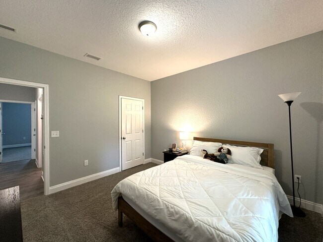 Building Photo - Beautiful north Crestview 4/Bed/2Bath Home