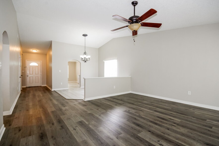 Building Photo - 1554 Thistledown Dr