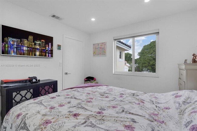 Building Photo - 15452 SW 50th Terrace