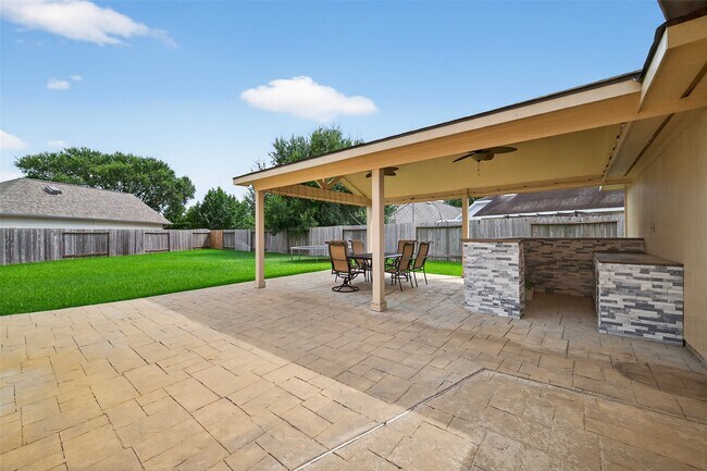 Building Photo - 7203 Thornmeadow Ln