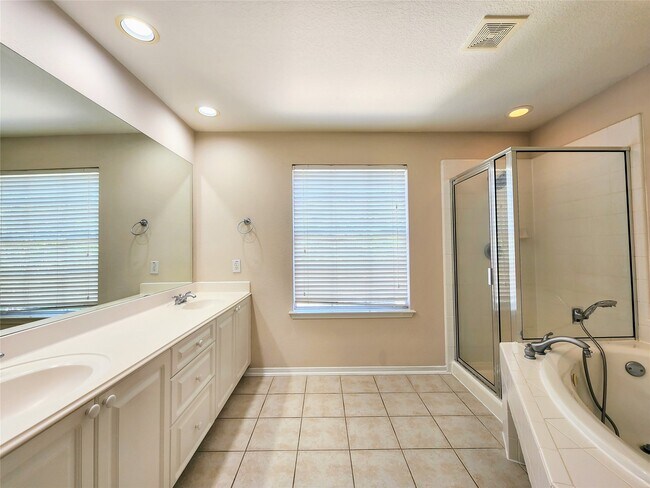 Building Photo - 11 Cider Mill Ct