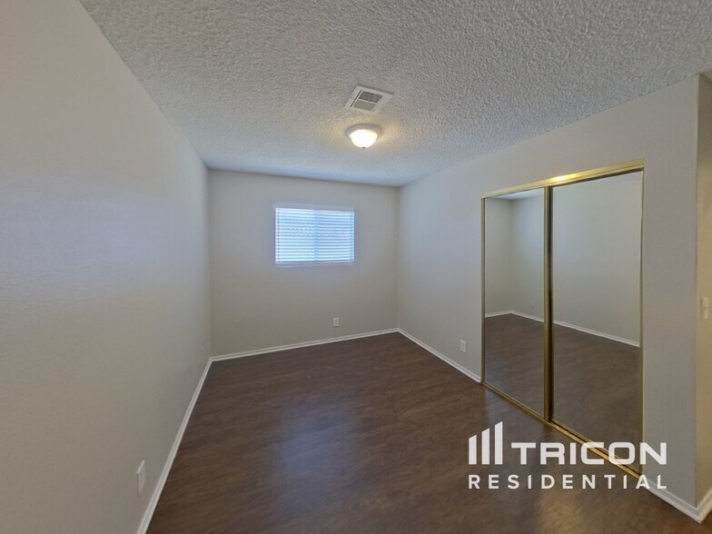 Building Photo - 104 Edelweiss St