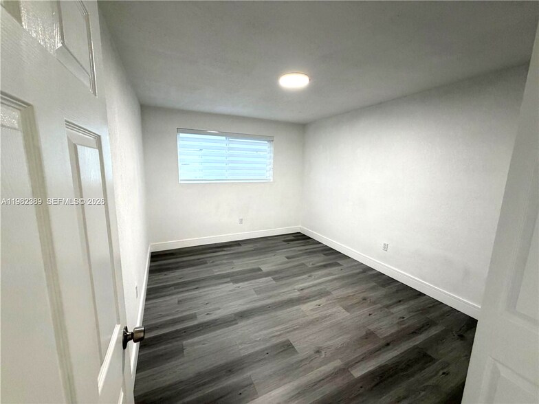 Building Photo - 7155 W 2nd Way