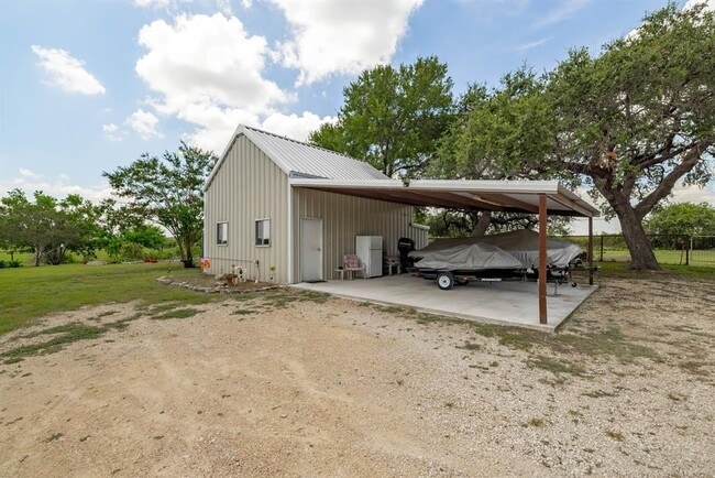 Building Photo - 870 County Rd 302