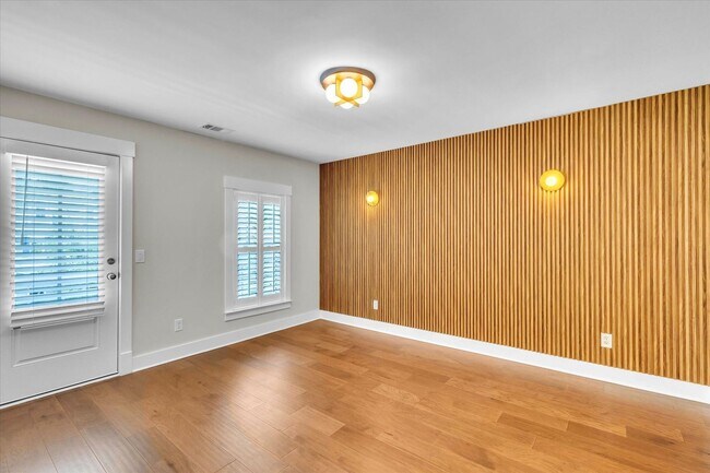 Building Photo - 158 Bluffside Cir