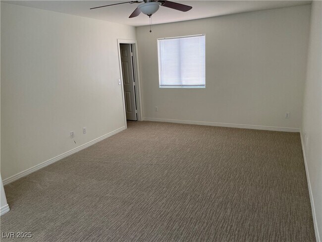 Building Photo - 2413 Cliffwood Dr