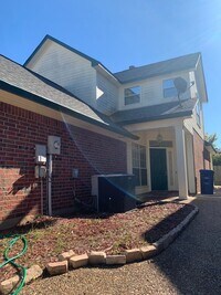 Building Photo - 3635 Green Acres Dr