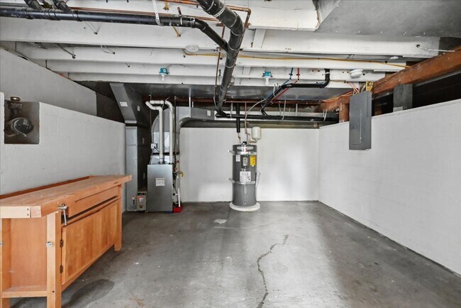 Building Photo - 4303 Baker Ave NW