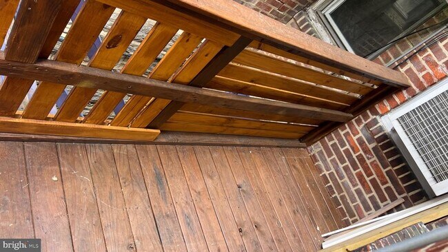Building Photo - 228 Copley Rd