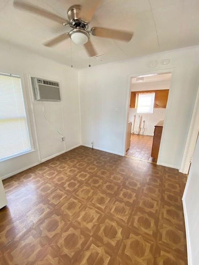 Building Photo - 116 Plum St