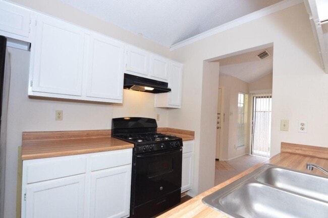 Building Photo - 12206 Alderbrook Dr