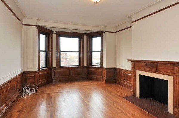 Building Photo - 464-466-466 Commonwealth Ave