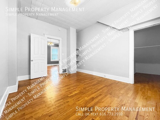 Building Photo - 742 4th St NW