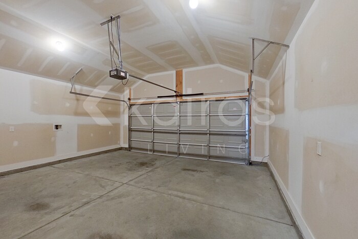 Building Photo - 203 Western Red Cedar Dr
