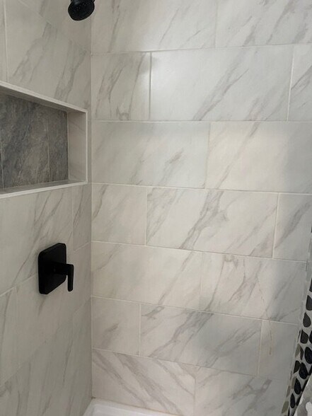 Building Photo - 506 N Line St