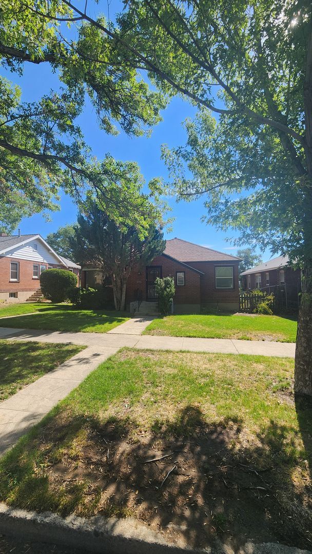Primary Photo - Charming Brick Home!