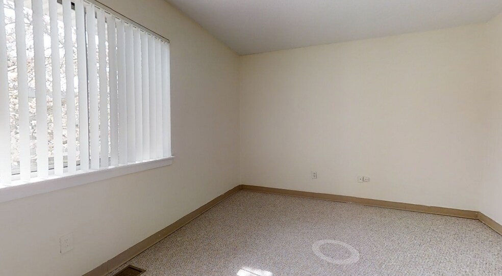 Building Photo - 144 North Beacon St