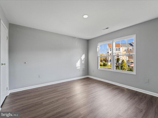 Building Photo - 564 Radford Terrace NE