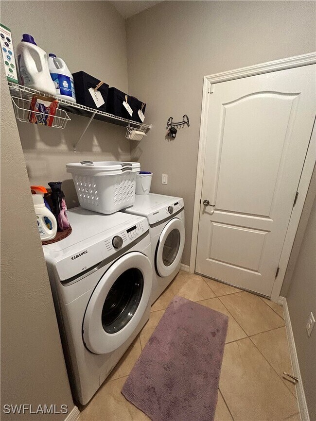 Building Photo - 2766 Via Piazza Loop