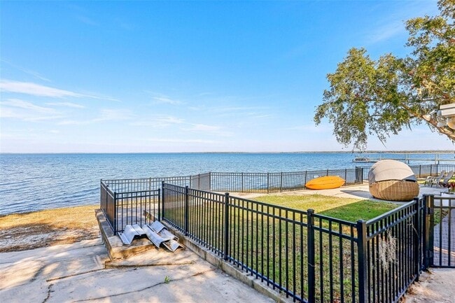 Building Photo - 3420 Lake Harney Cir