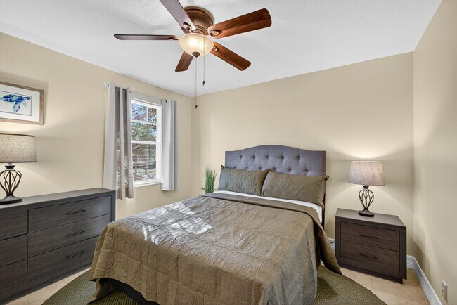 Building Photo - 8400 Heritage Club Dr