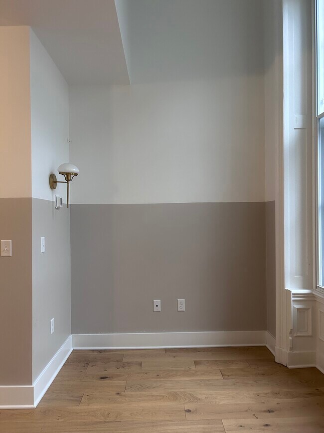 Building Photo - City Hall