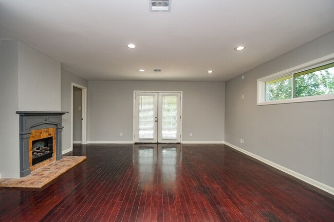 Building Photo - 5209 De Milo Dr