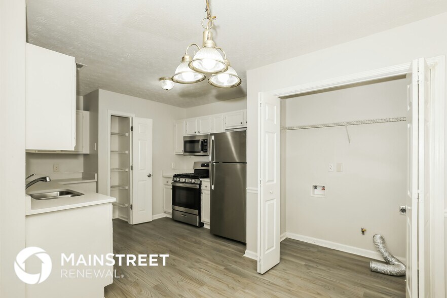 Building Photo - 635 Beaver Run Trce