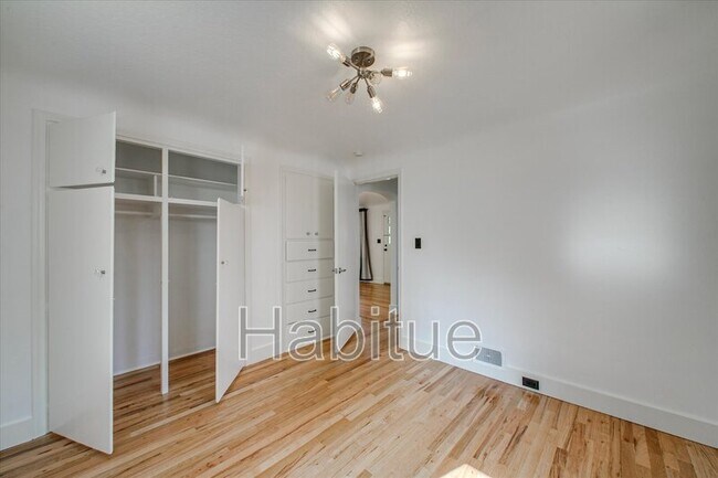 Building Photo - 414 S Pond St