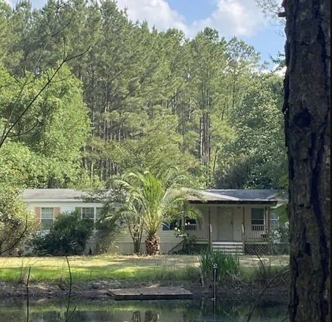 Primary Photo - 5.2 Acre Country Retreat in Guyton, GA 3-b...