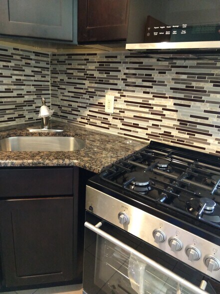 Studio Apt. - 2nd Floor - 1350/month - Rosewood Gardens