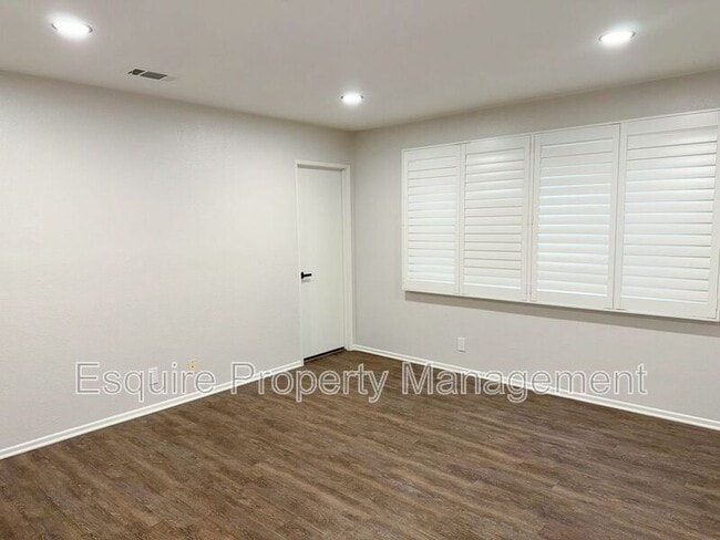 Building Photo - 1630 Helm Dr