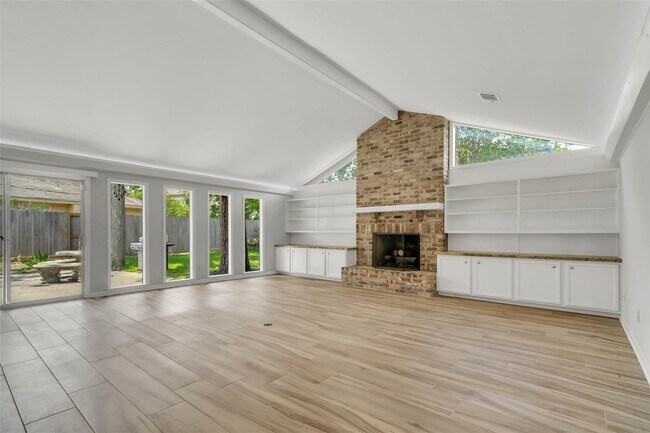 Building Photo - 442 Mignon Ln