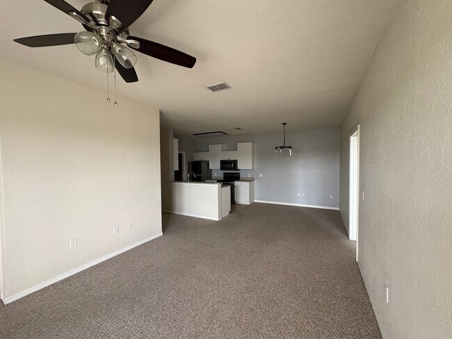Building Photo - 8013 Hemingway Cir