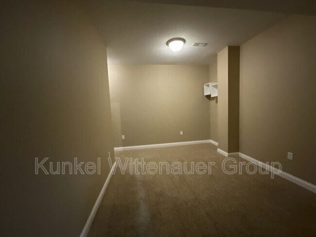 Building Photo - 2711 London Ln